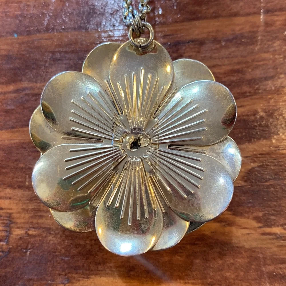 Vintage Betsey Johnson Gold 3D Rose Flower Necklace - Picture 13 of 17